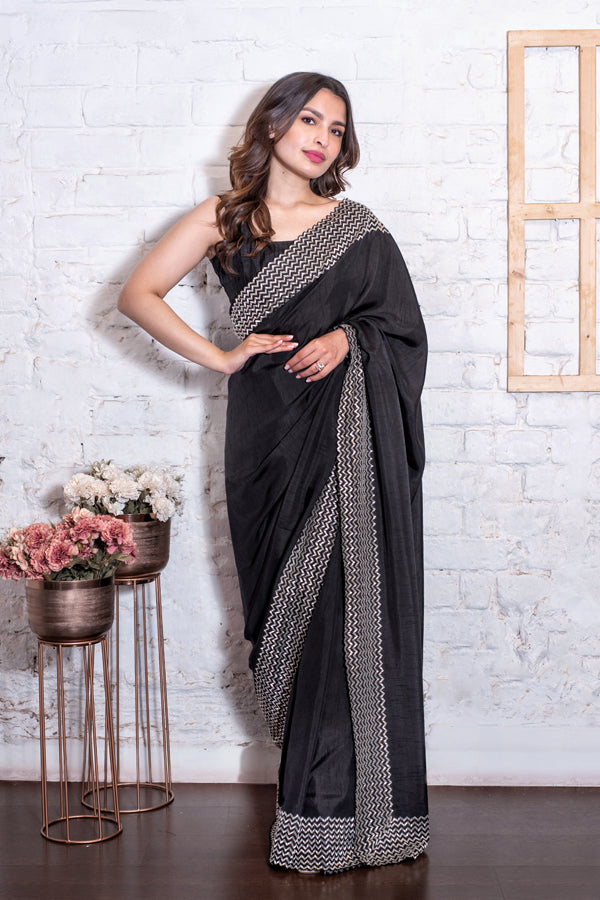 Never underestimate a silver hue! Swetha (@one_pitch_catch) redefining silk  saree style wit… | Traditional blouse designs, Sari blouse designs, Saree  blouse designs